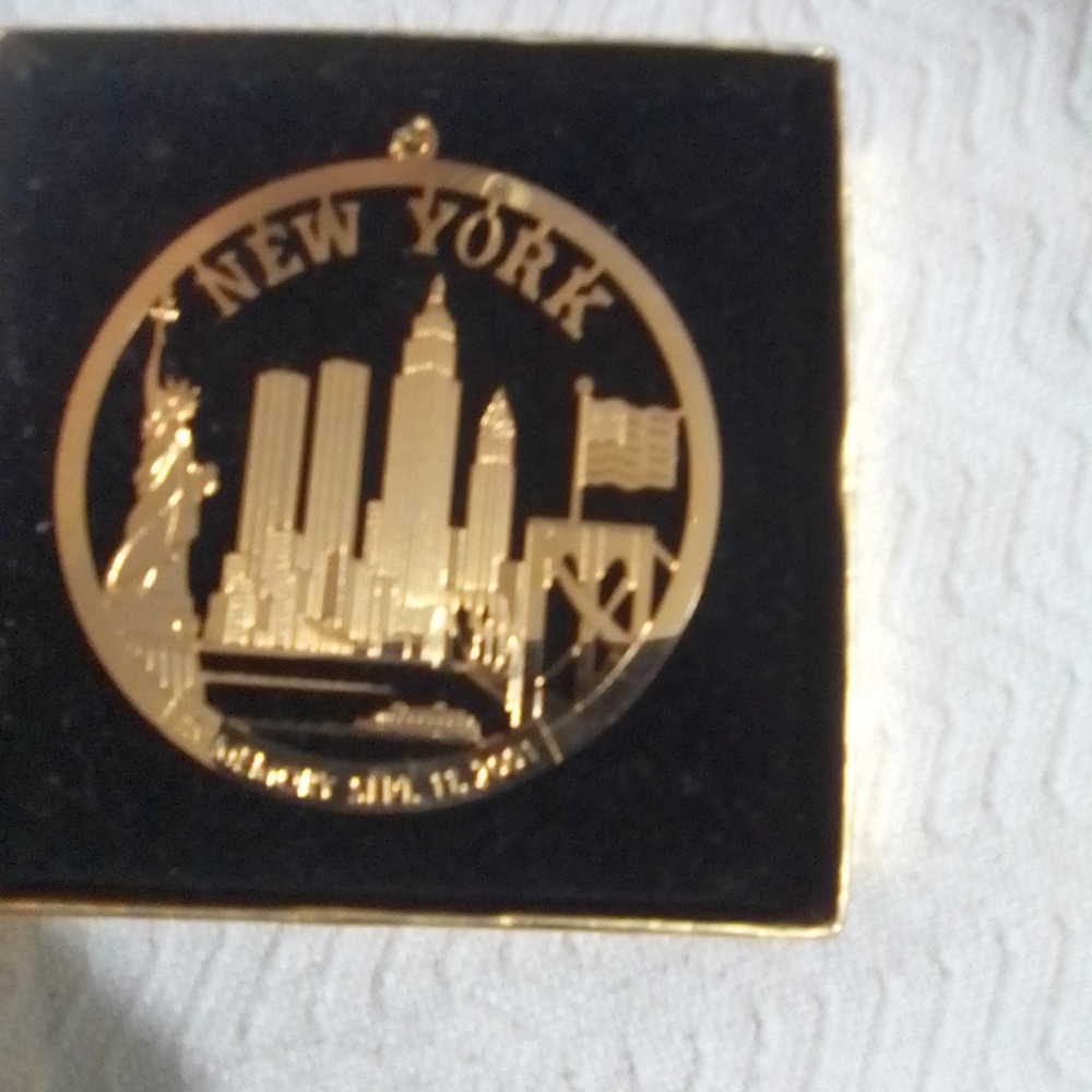 Gold NY In Memory Sept11 2001 Plate For Hanging In The Car